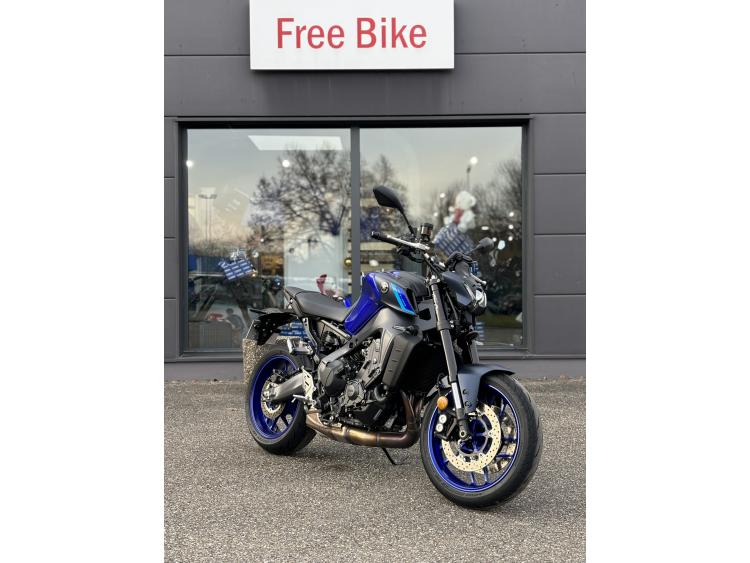 YAMAHA MT-09