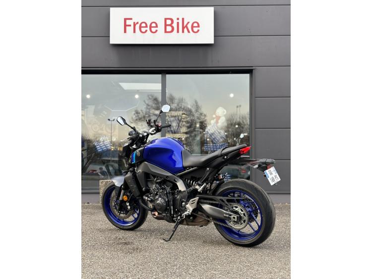 YAMAHA MT-09