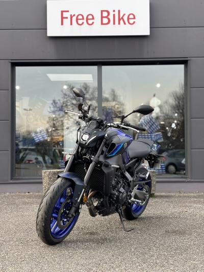 YAMAHA MT-09