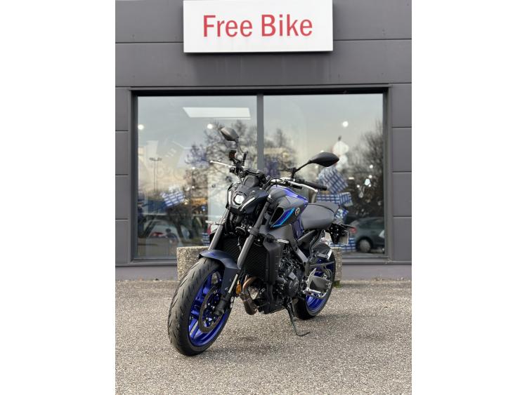 YAMAHA MT-09