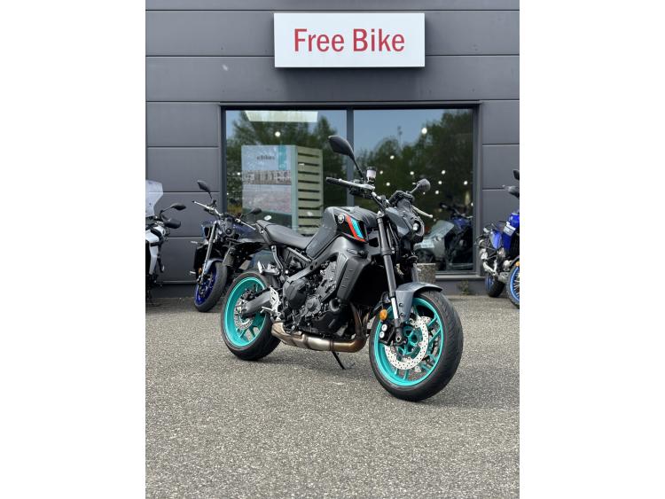 YAMAHA MT-09
