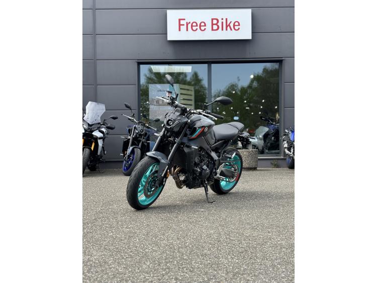 YAMAHA MT-09