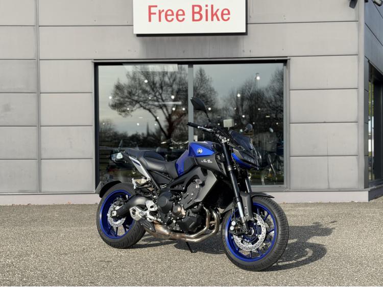 YAMAHA MT-09