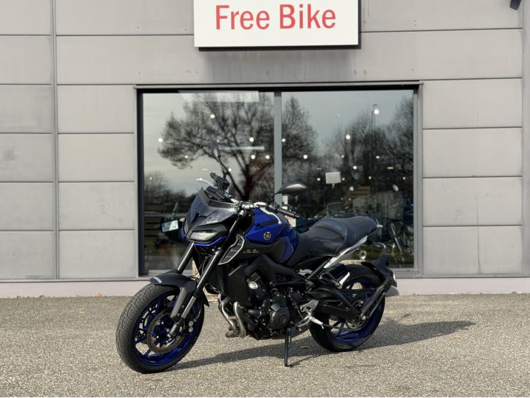 YAMAHA MT-09