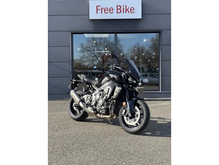 YAMAHA MT-10
