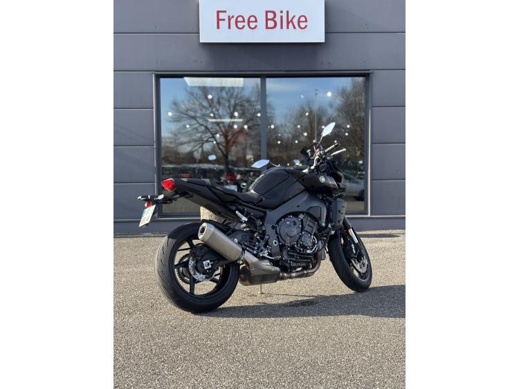 YAMAHA MT-10