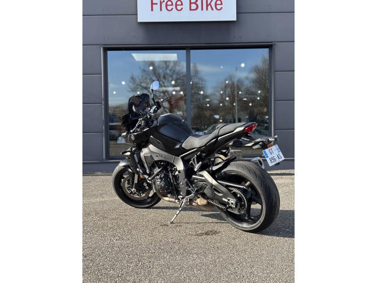 YAMAHA MT-10