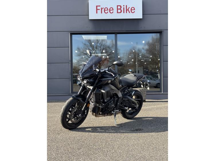 YAMAHA MT-10