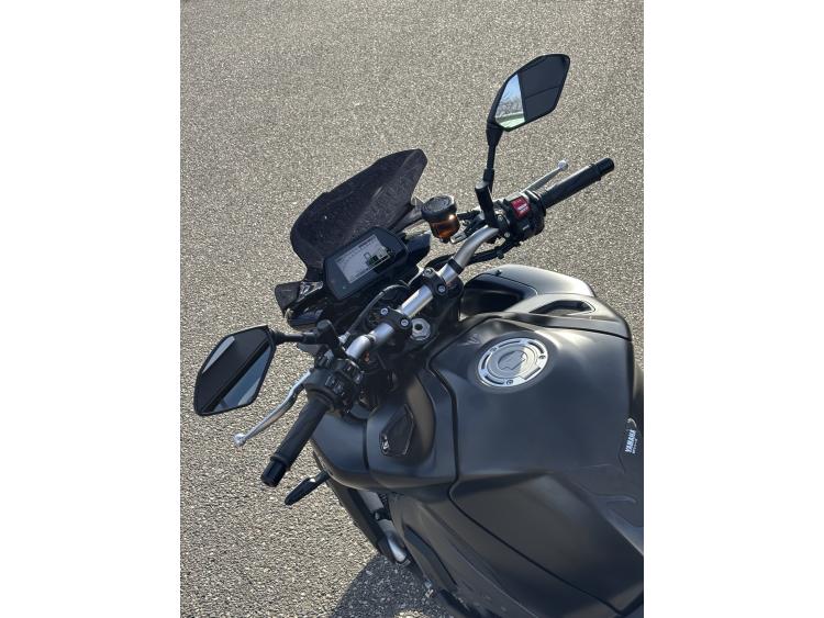 YAMAHA MT-10