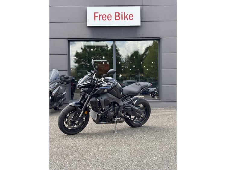 YAMAHA MT-10