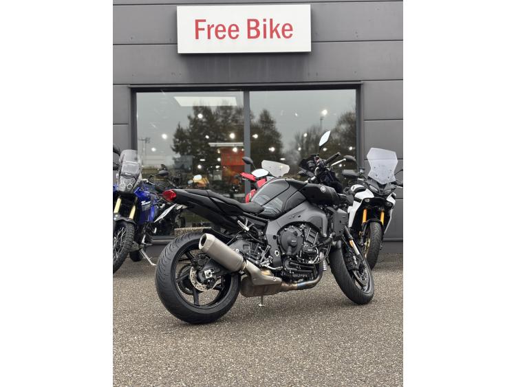 YAMAHA MT-10