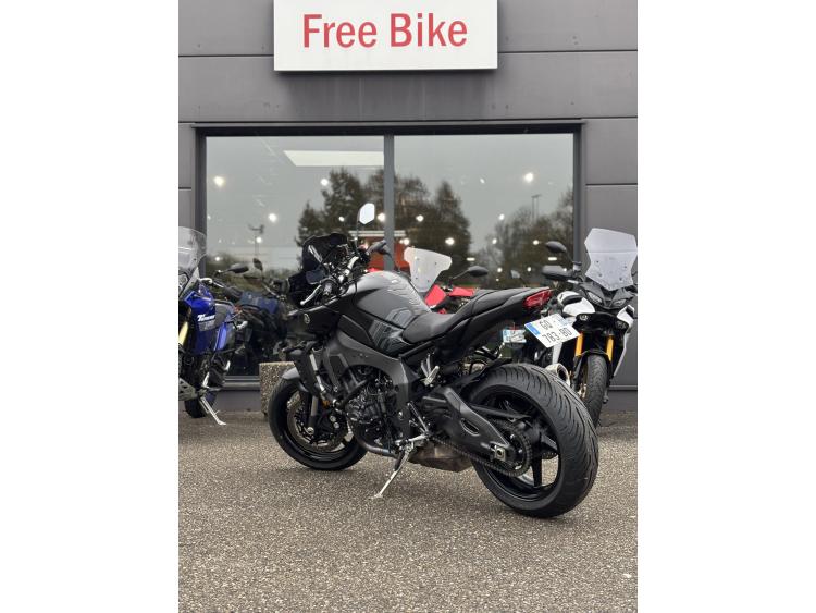 YAMAHA MT-10
