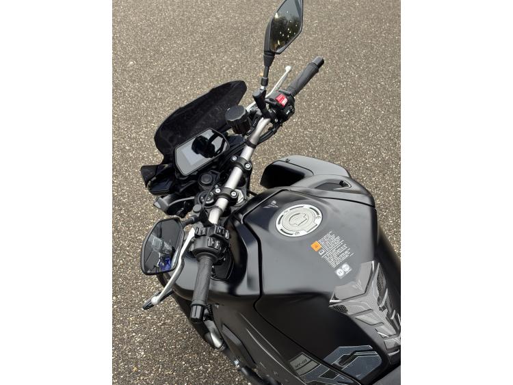 YAMAHA MT-10