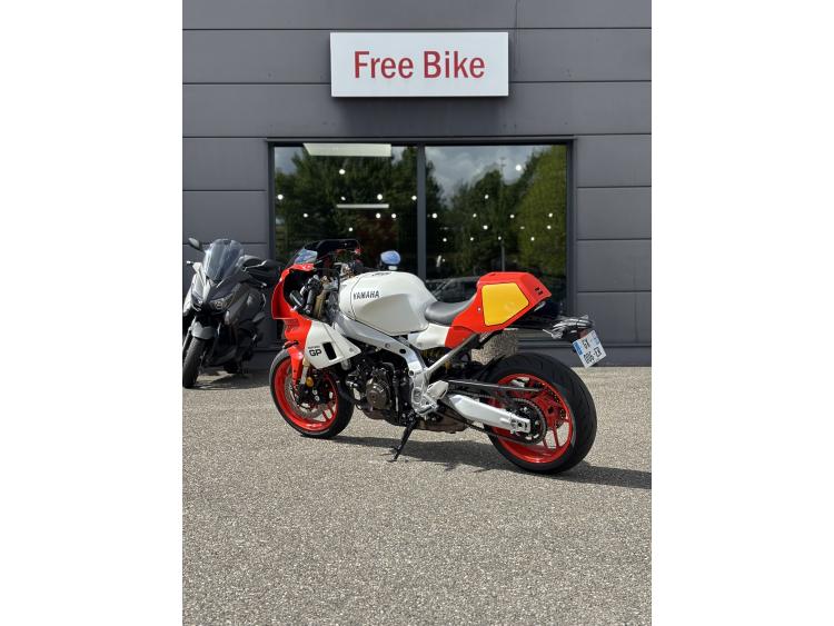 YAMAHA XSR 900 GP