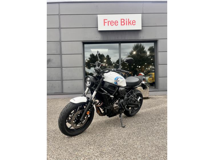 YAMAHA XSR 700