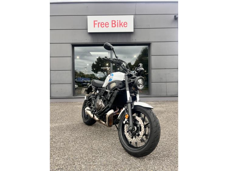YAMAHA XSR 700