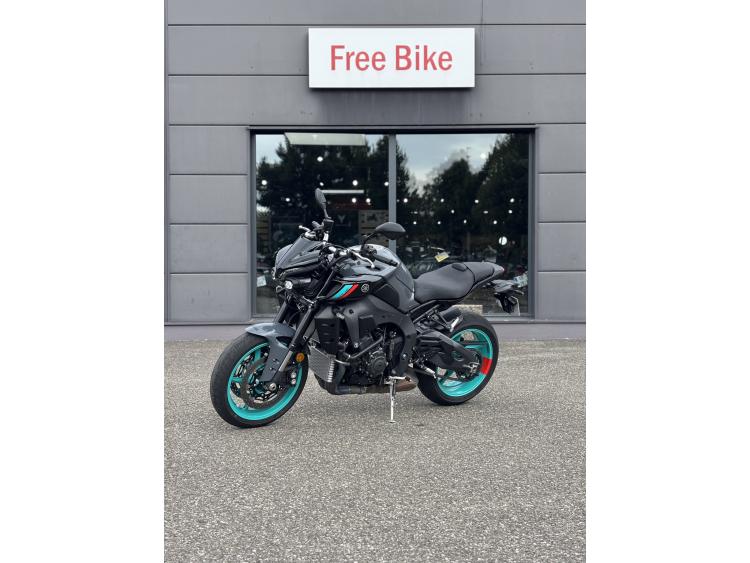 YAMAHA MT-10