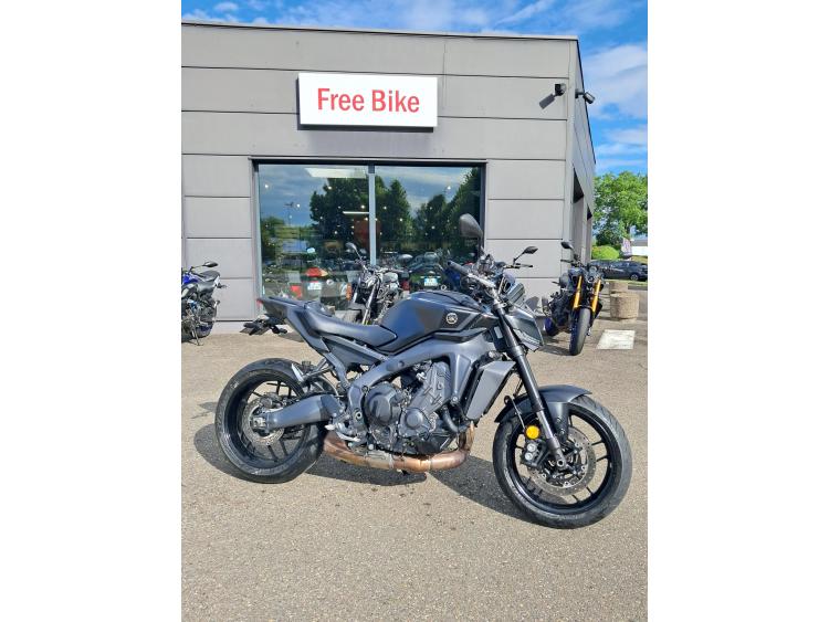 YAMAHA MT-09