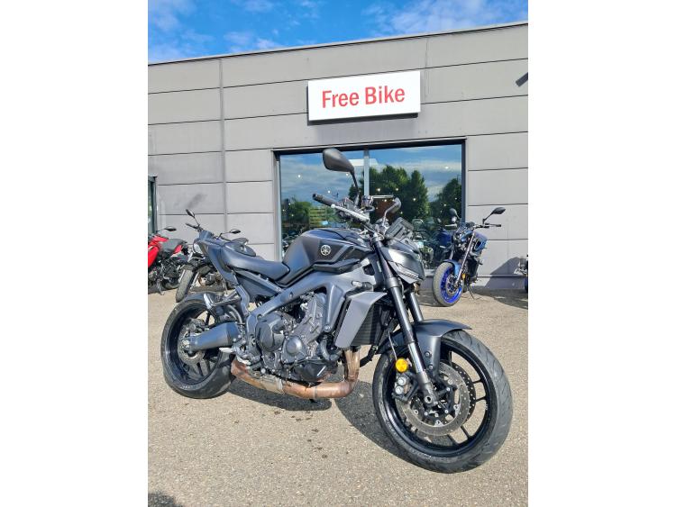 YAMAHA MT-09