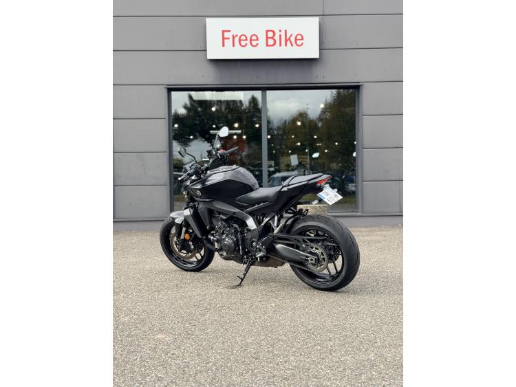 YAMAHA MT-09