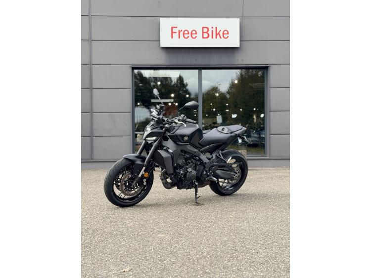 YAMAHA MT-09