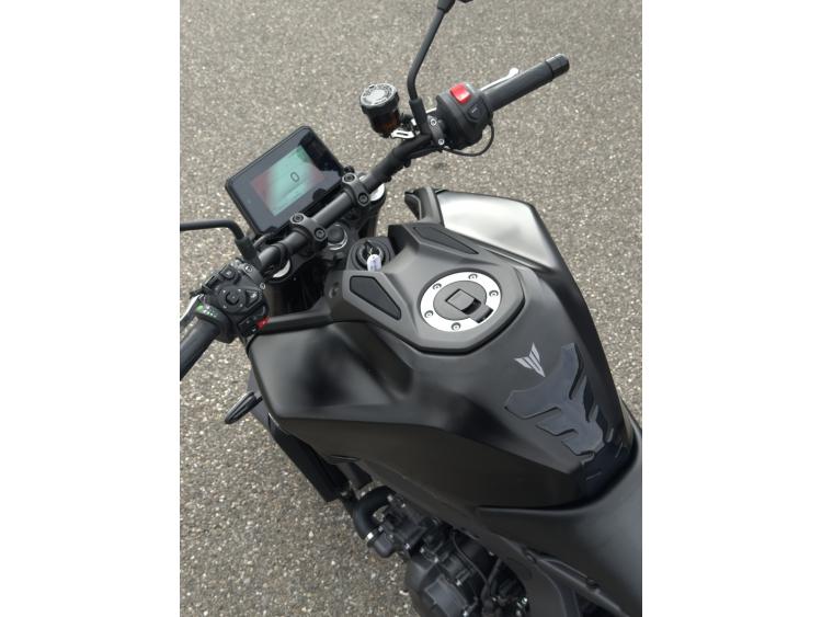 YAMAHA MT-09